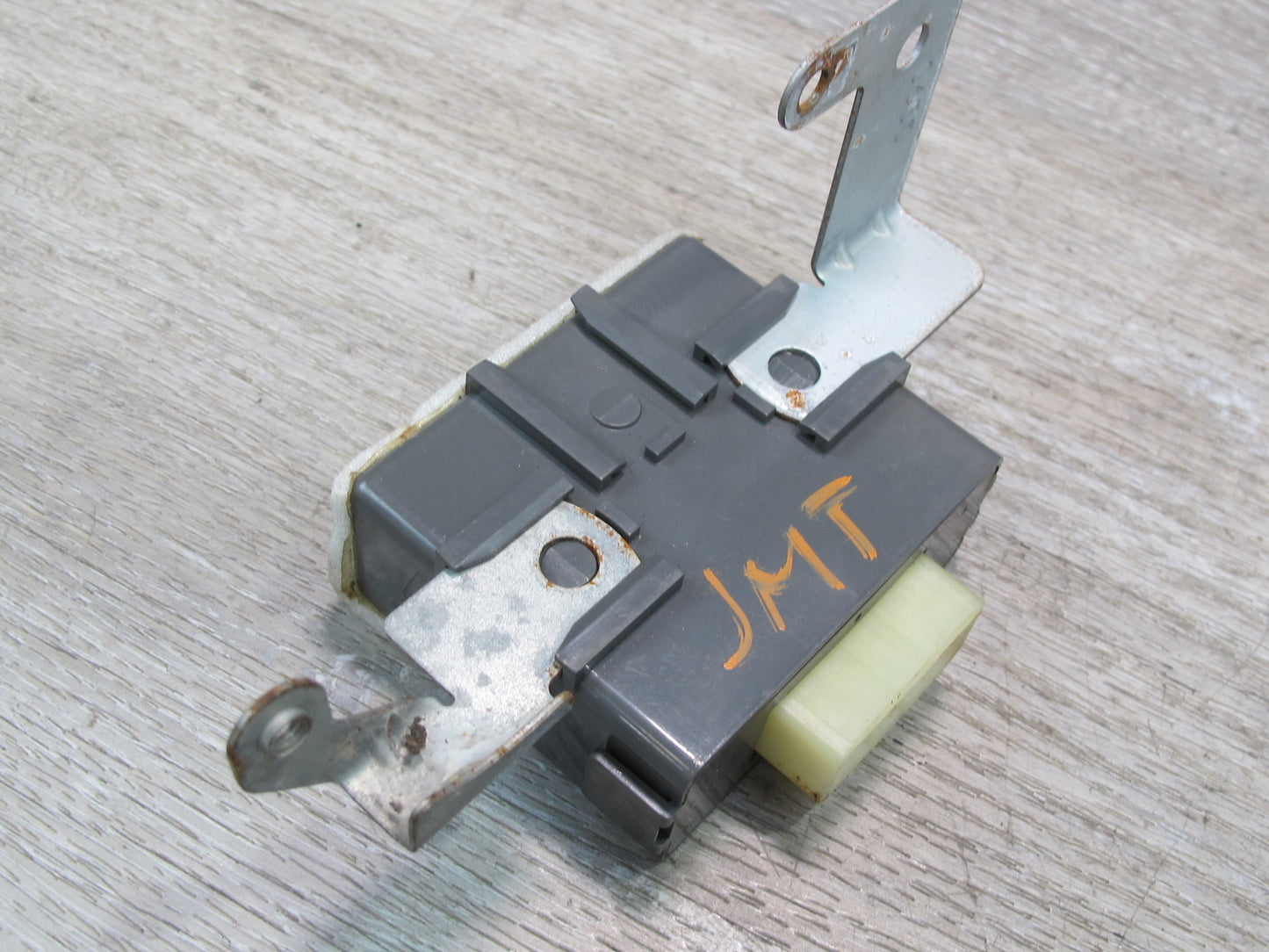 91-99 Mitsubishi 3000GT Antenna Relay Control Module MB627959 OEM