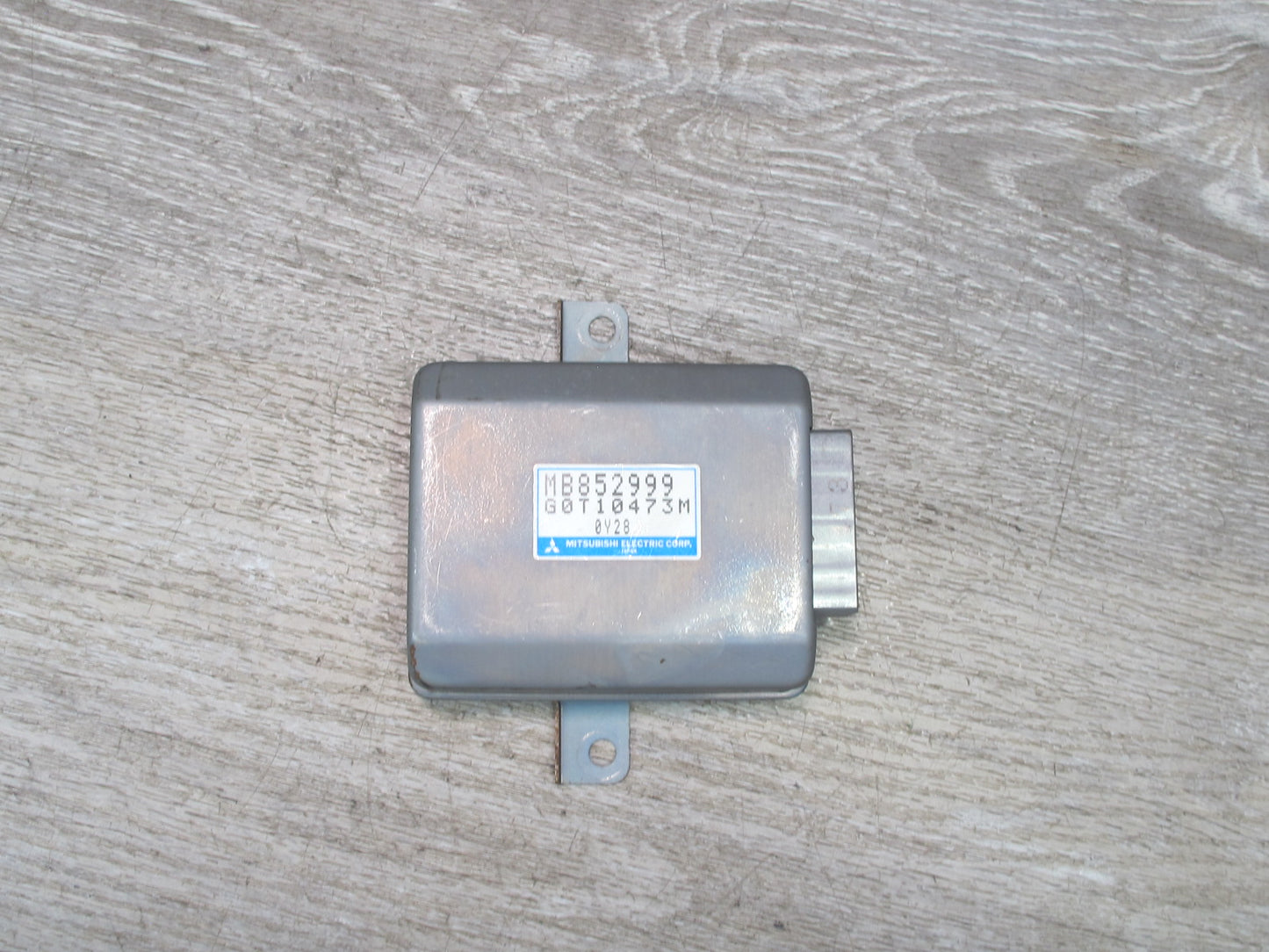 91-92 Mitsubishi 3000GT Cruise Control Module  MB852999 OEM