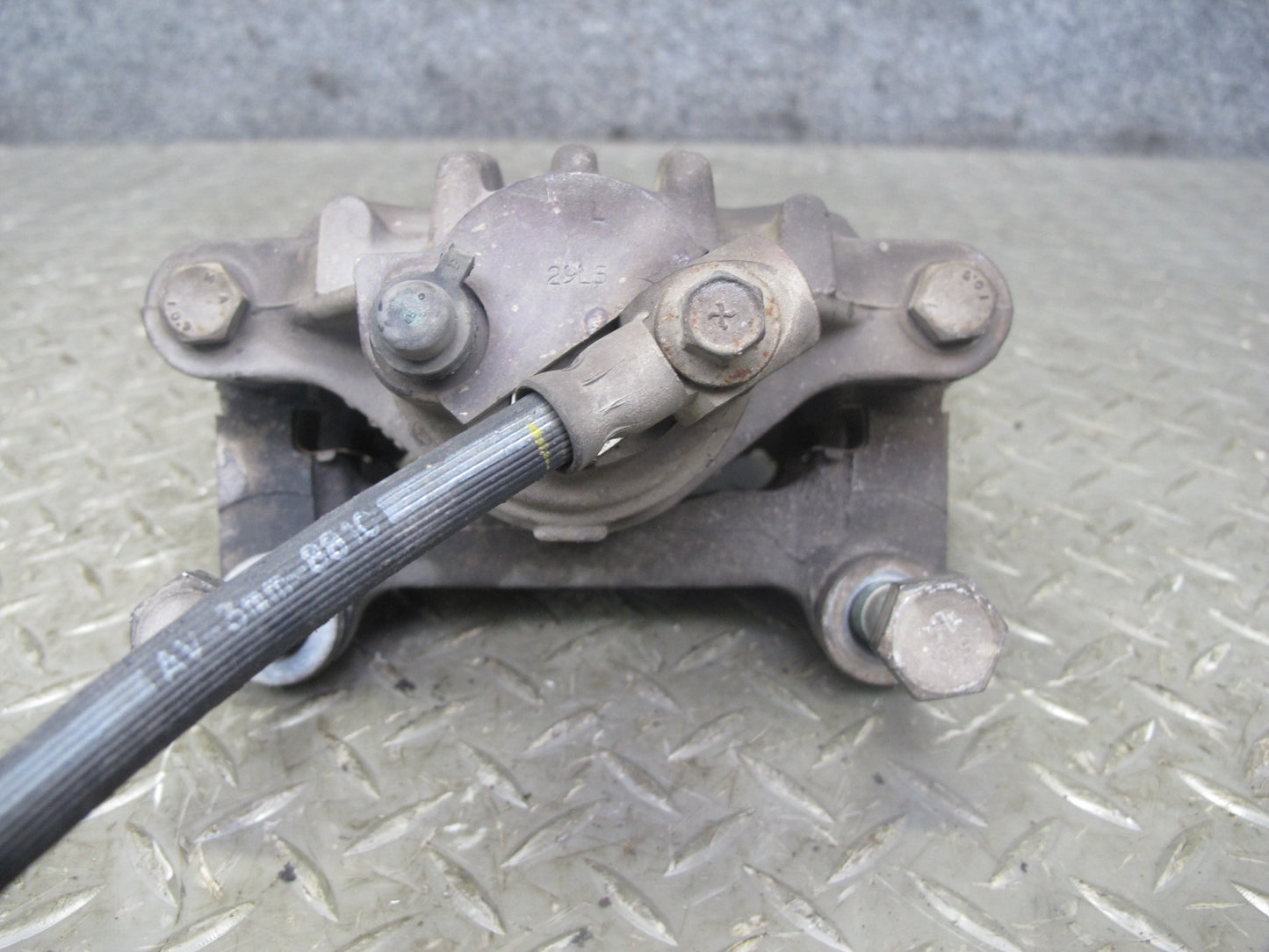2004-2009 Cadillac XLR RWD Rear Left & Right Side Brake Caliper Set of 2