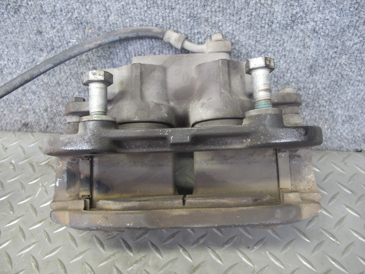 2004-2009 Cadillac XLR RWD Front Left & Right Side Brake Caliper Set of 2