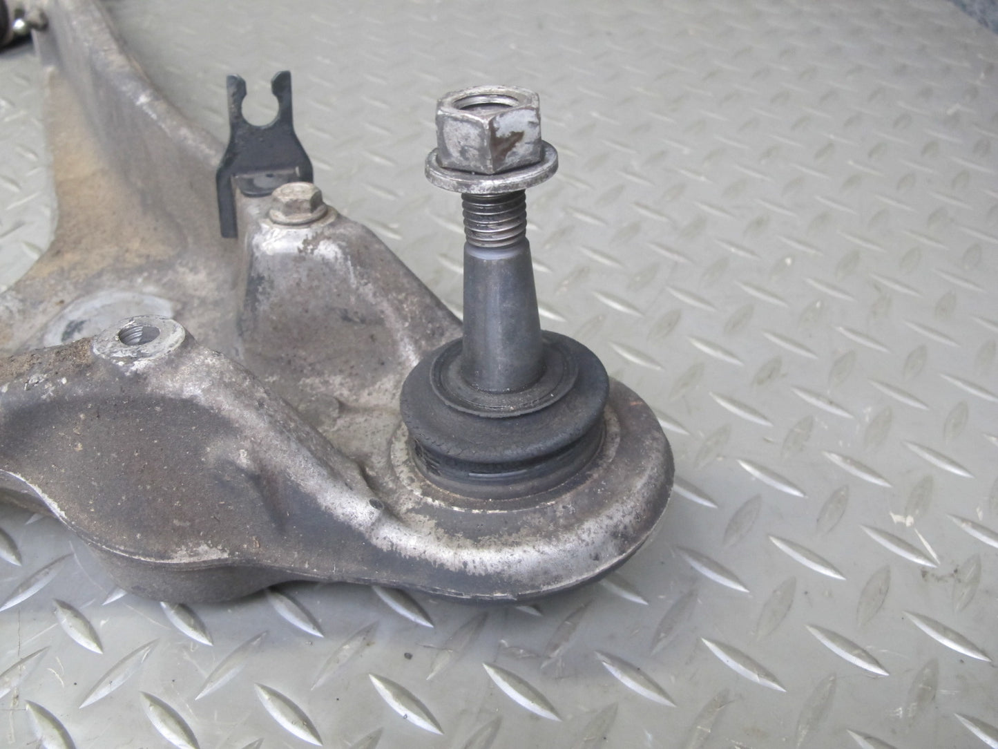 2004-2009 Cadillac XLR Front Left Suspension Lower & Upper Control Arm Set