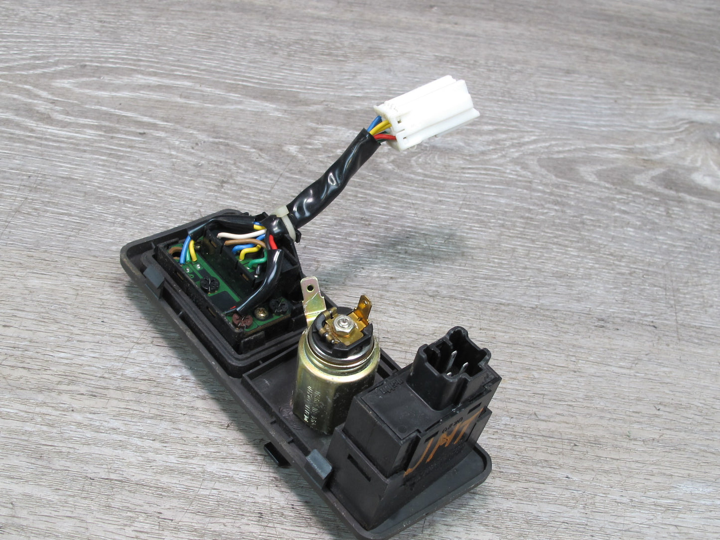 91-99 Mitsubishi 3000GT Cruise Control Active Aero Button Switch OEM