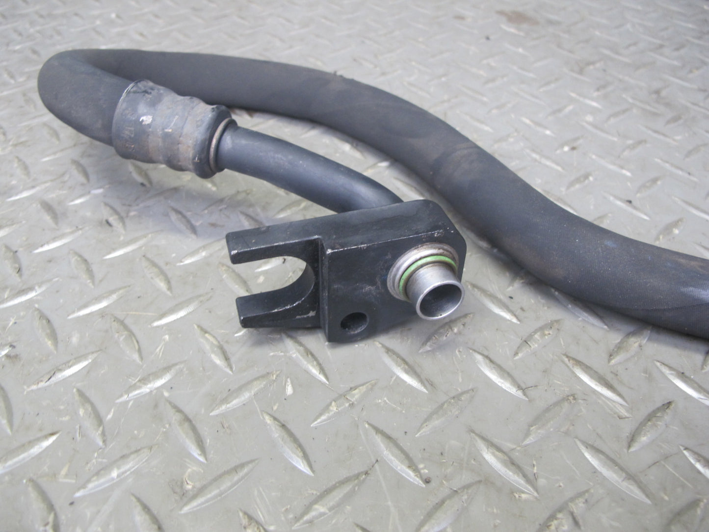2006-2010 BMW E63 E64 M6 Engine Oil Cooler Hose Pipe Line Set of 2
