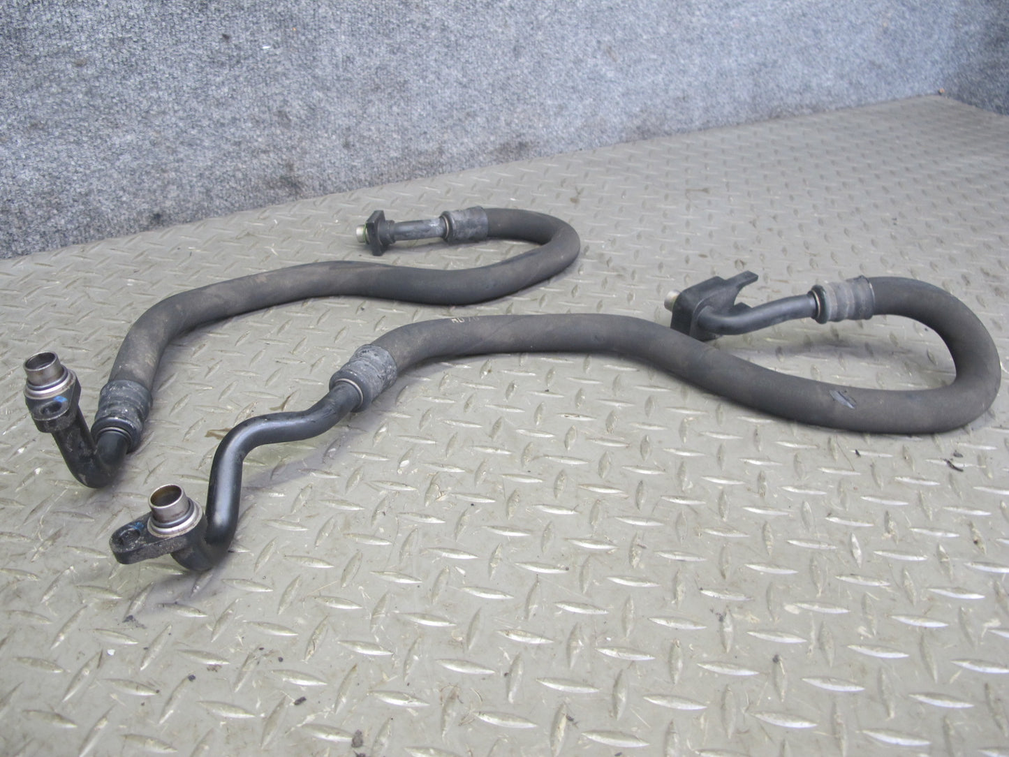 2006-2010 BMW E63 E64 M6 Engine Oil Cooler Hose Pipe Line Set of 2