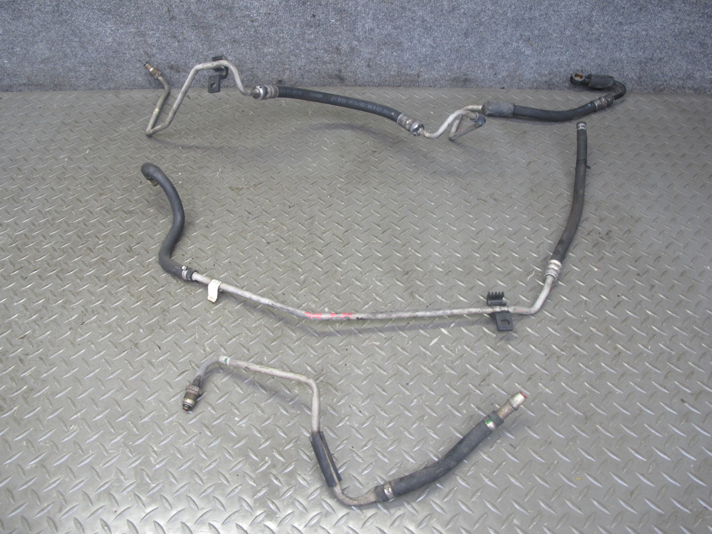 2006-2009 Cadillac XLR 4.6L V8 Engine Power Steering Line Hose Pipe Set