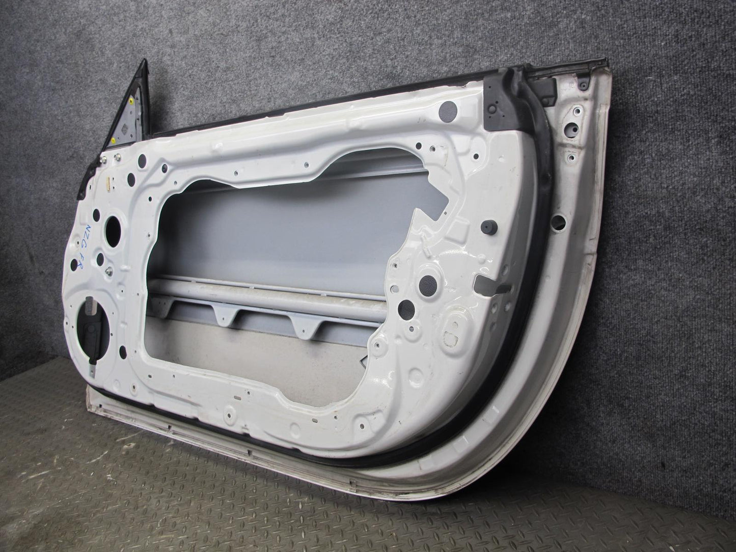 04-09 Nissan 350Z Z33 Convertible Right Passenger Door Shell Panel White OEM