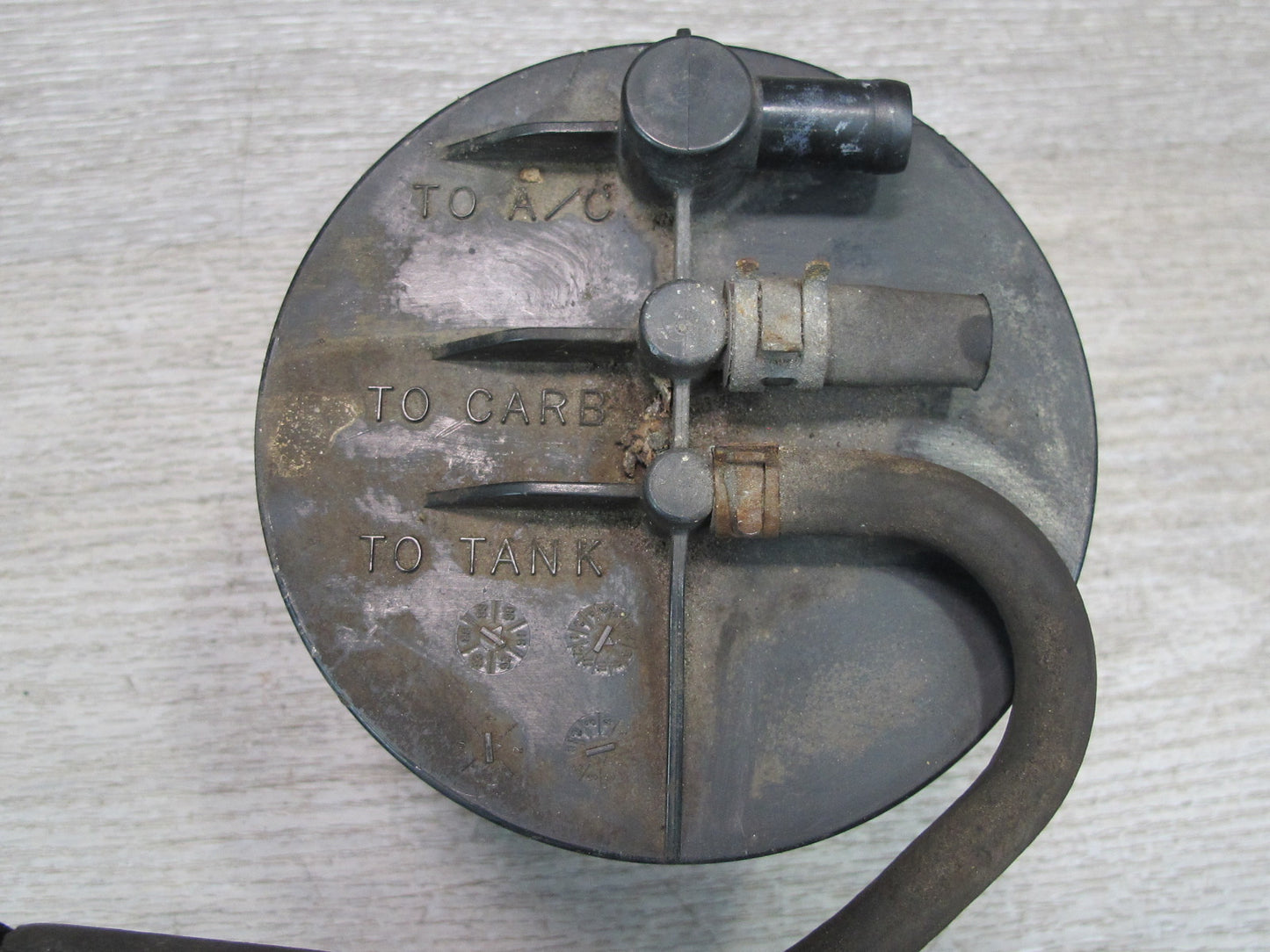 91-93 Mitsubishi 3000GT Fuel Evap Vapor Charcoal Emission Canister OEM
