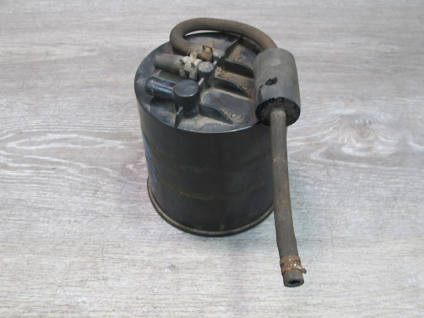 91-93 Mitsubishi 3000GT Fuel Evap Vapor Charcoal Emission Canister OEM
