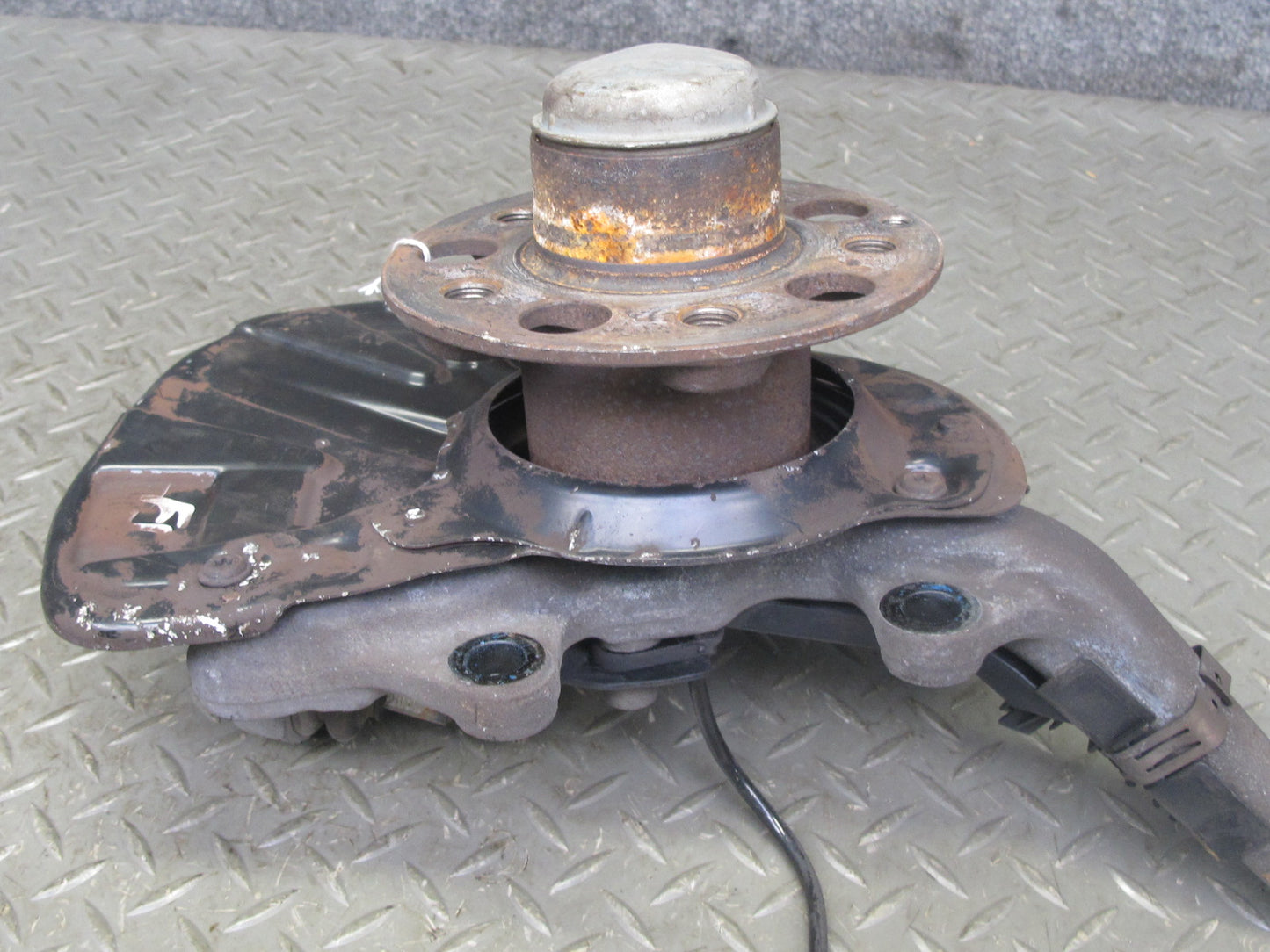 03-08 Mercedes R230 SL600 Front Left Spindle Knuckle Wheel Hub Bearing 56K OEM