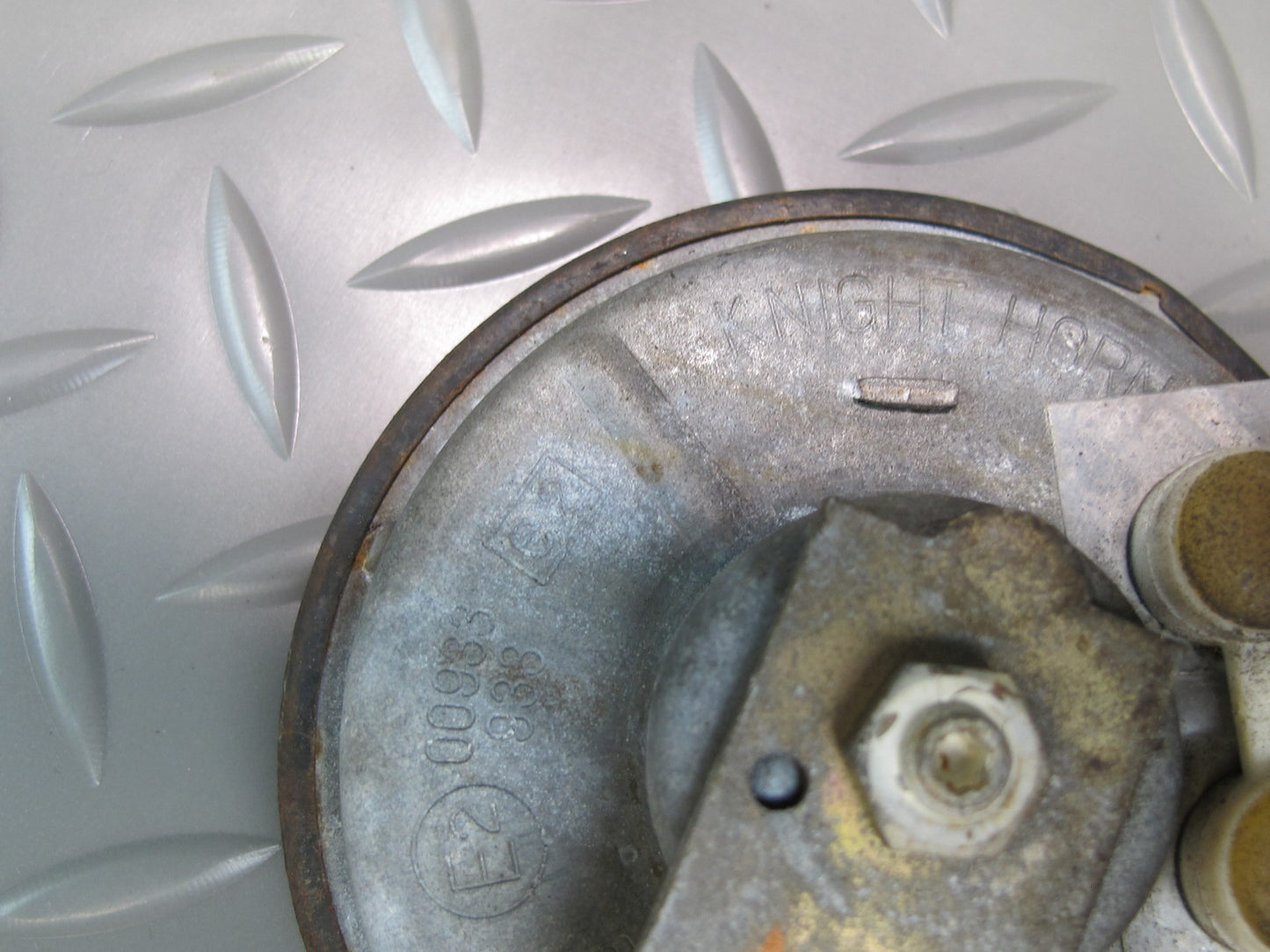 91-99 Mitsubishi 3000GT Anti Theft Alarm  Horn Siren OEM