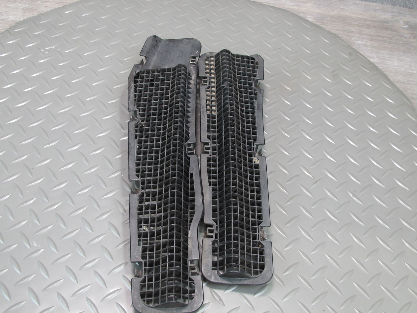 91-99 Mitsubishi 3000GT Windshield Wiper Cowl Vent Trim Panel Grille Set OEM