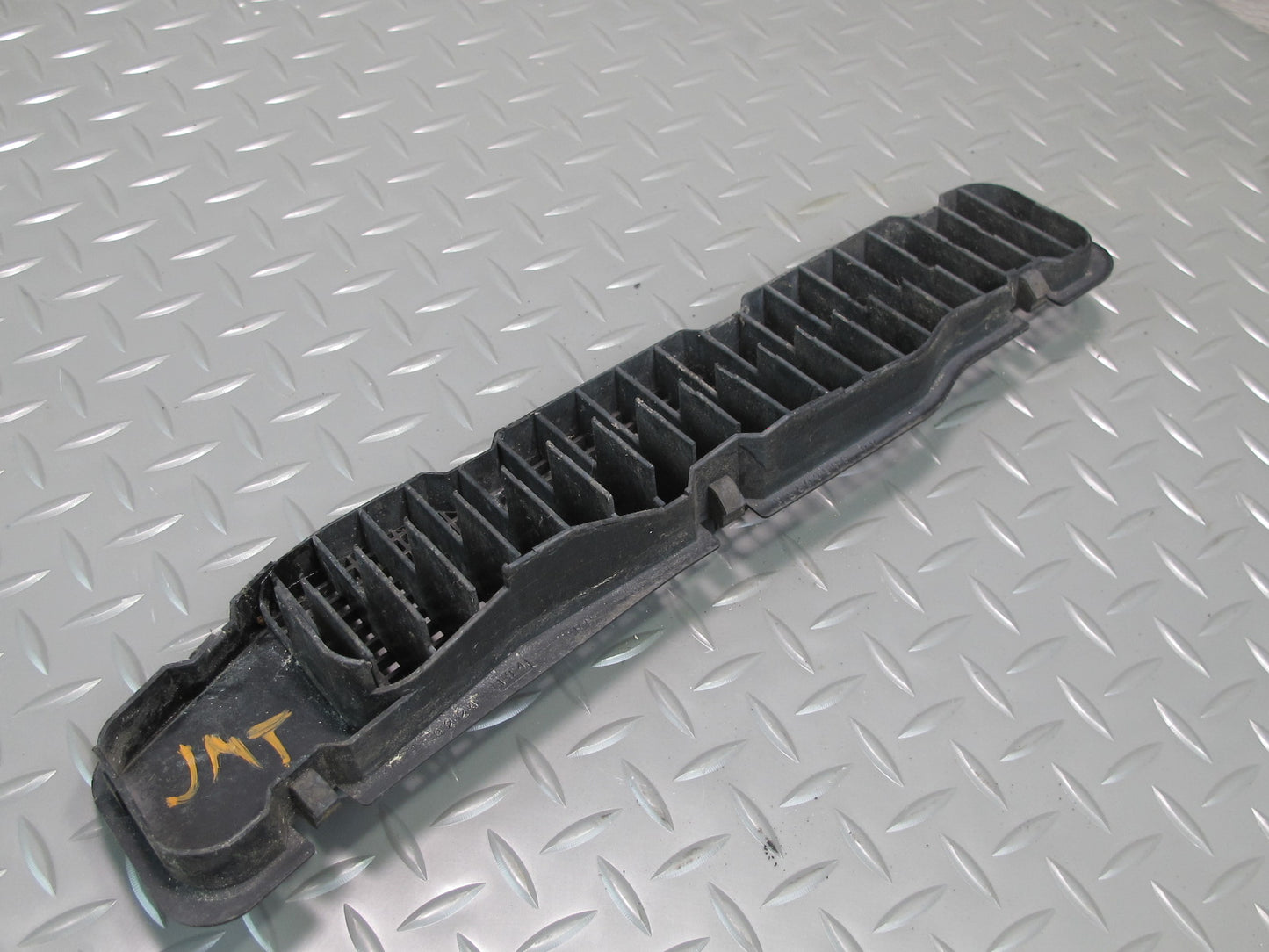 91-99 Mitsubishi 3000GT Windshield Wiper Cowl Vent Trim Panel Grille Set OEM