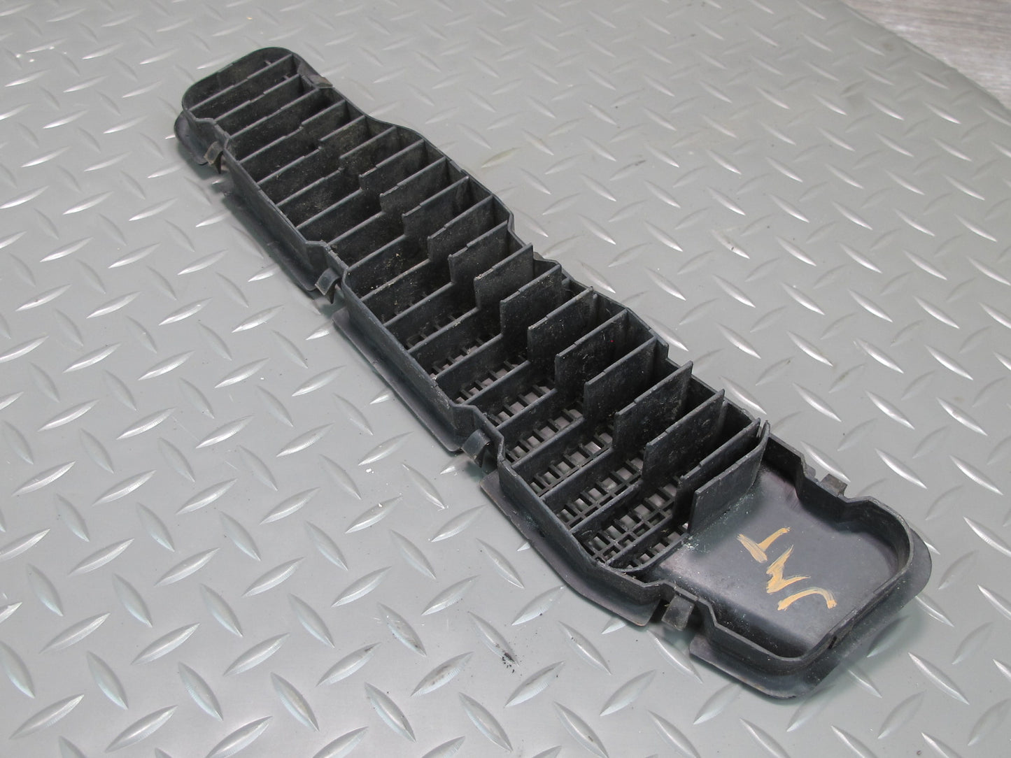 91-99 Mitsubishi 3000GT Windshield Wiper Cowl Vent Trim Panel Grille Set OEM