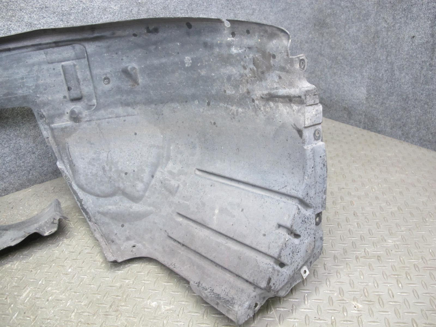 2006-2010 BMW E63 E64 Front Left Fender Liner Wheel Arch Splash Shield 7898205