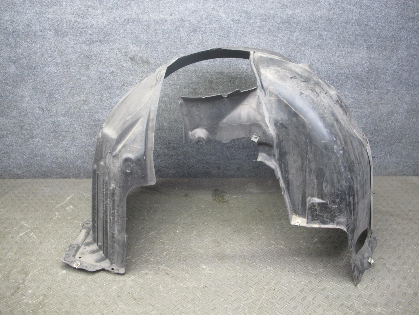 2006-2010 BMW E63 E64 Front Left Fender Liner Wheel Arch Splash Shield 7898205