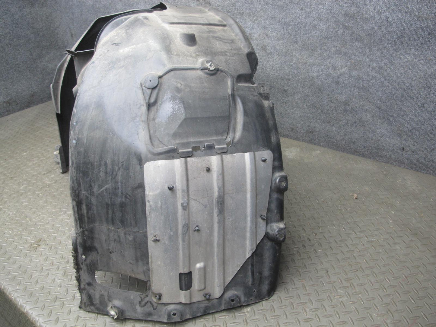 2006-2010 BMW E63 E64 Front Left Fender Liner Wheel Arch Splash Shield 7898205