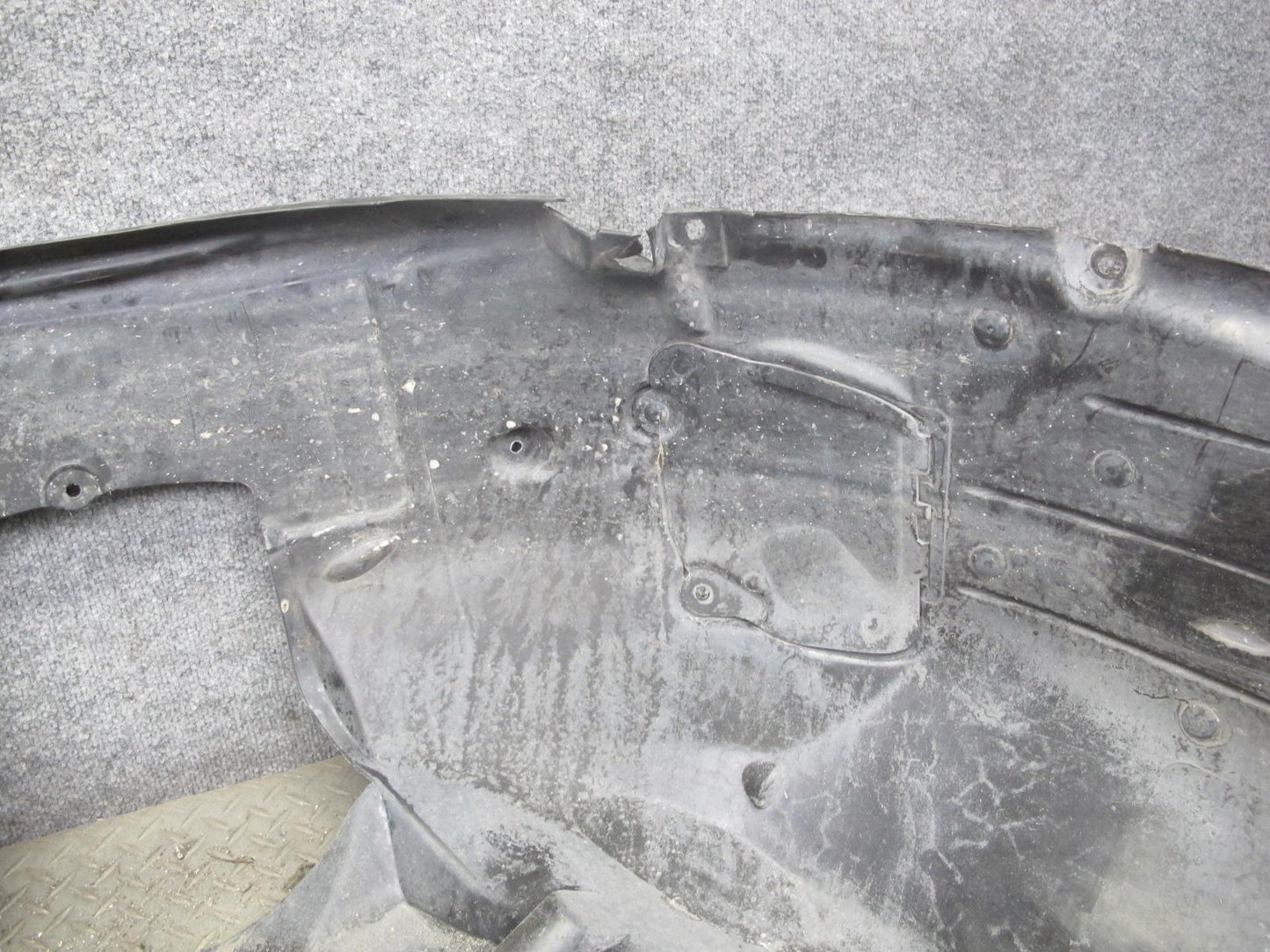 2006-2010 BMW E63 E64 Front Right Fender Liner Wheel Arch Splash Shield 7009717