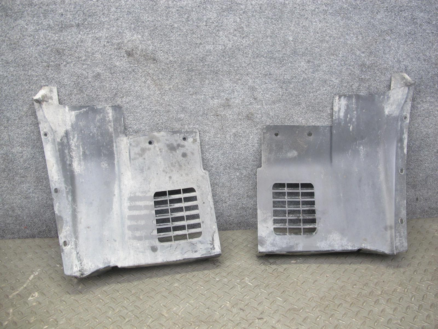 04-09 Cadillac XLR Front Left & Right Fender Liner Wheel Splash Shield Guard Set