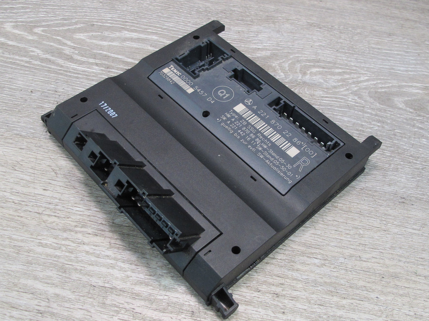 07-13 Mercedes W221 S-class Front Right Seat Control Module 2218702286 OEM