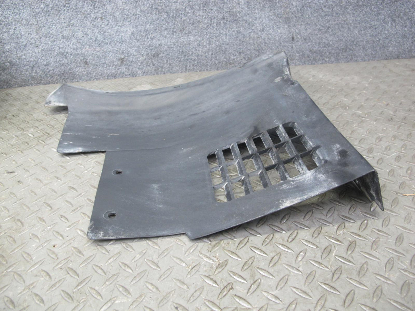 04-09 Cadillac XLR Front Left & Right Fender Liner Wheel Splash Shield Guard Set