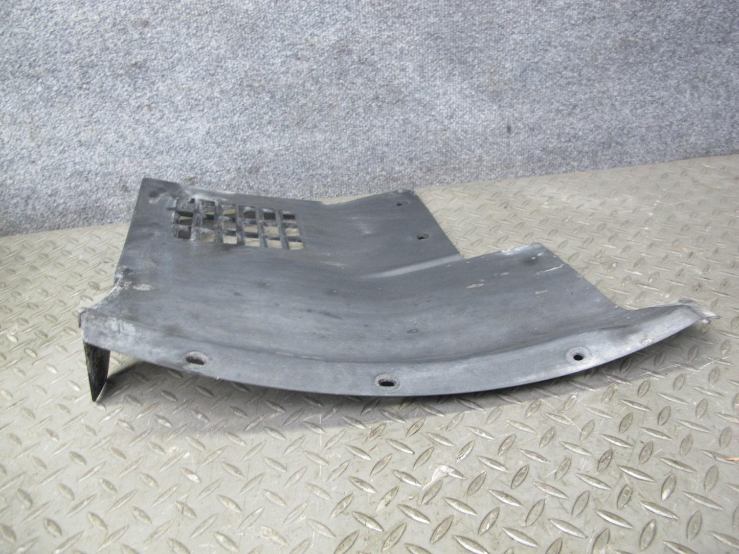 04-09 Cadillac XLR Front Left & Right Fender Liner Wheel Splash Shield Guard Set