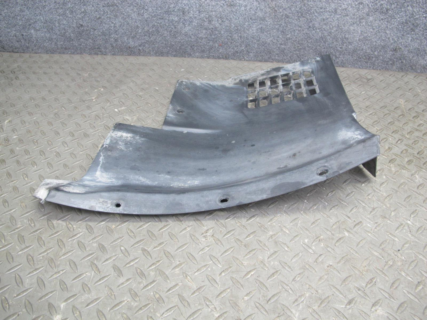 04-09 Cadillac XLR Front Left & Right Fender Liner Wheel Splash Shield Guard Set
