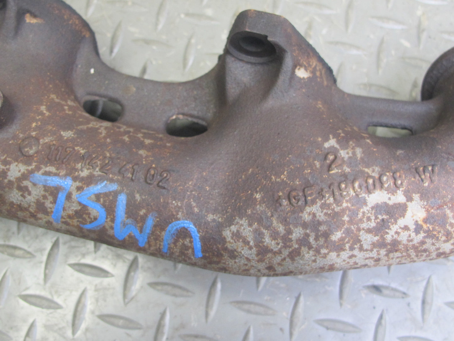 86-91 Mercedes W126 Left Exhaust Manifold 1171423702 OEM