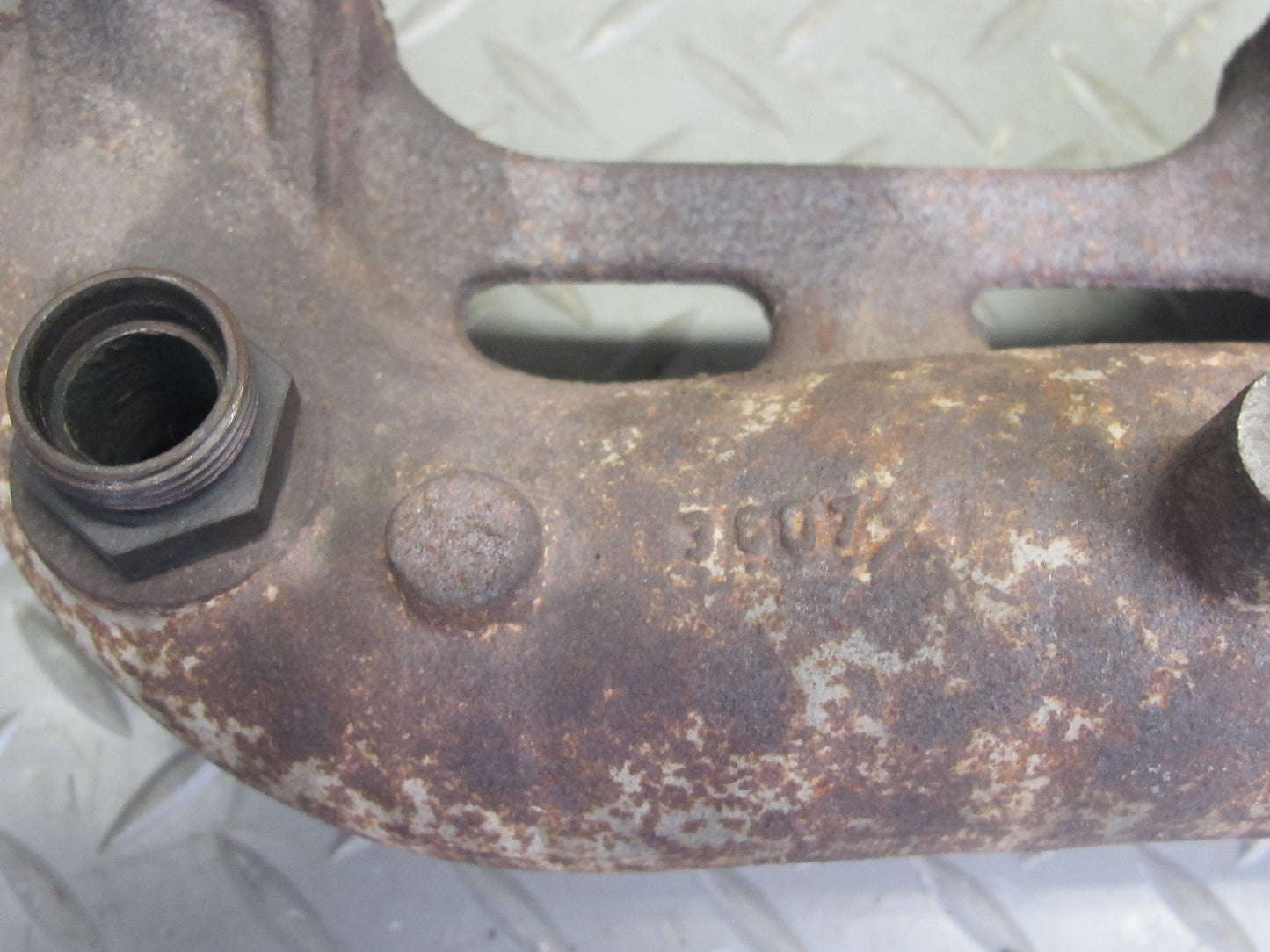 86-91 Mercedes W126 Left Exhaust Manifold 1171423702 OEM