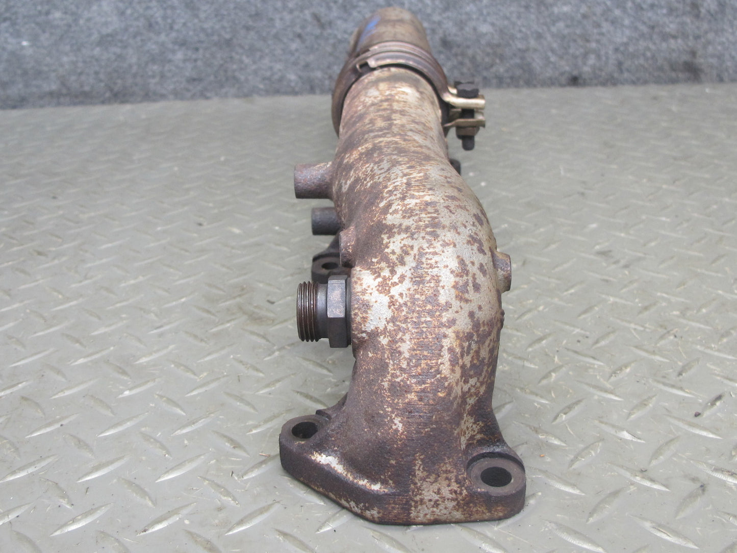 86-91 Mercedes W126 Left Exhaust Manifold 1171423702 OEM
