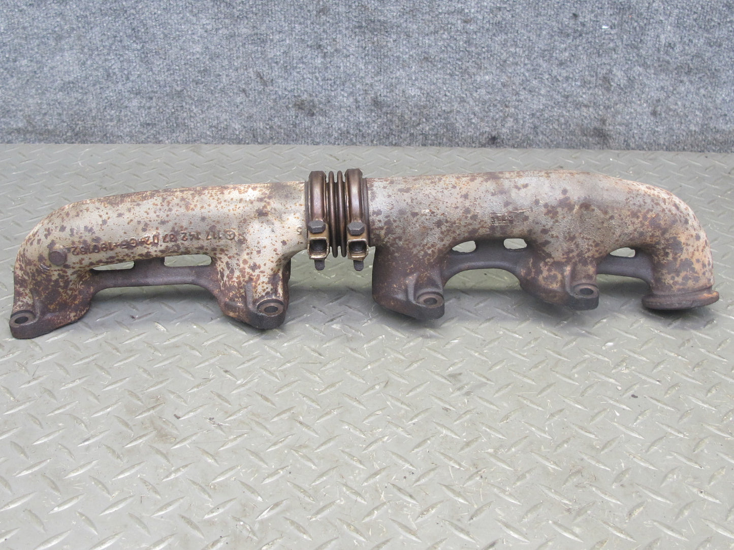 86-91 Mercedes W126 Left Exhaust Manifold 1171423702 OEM