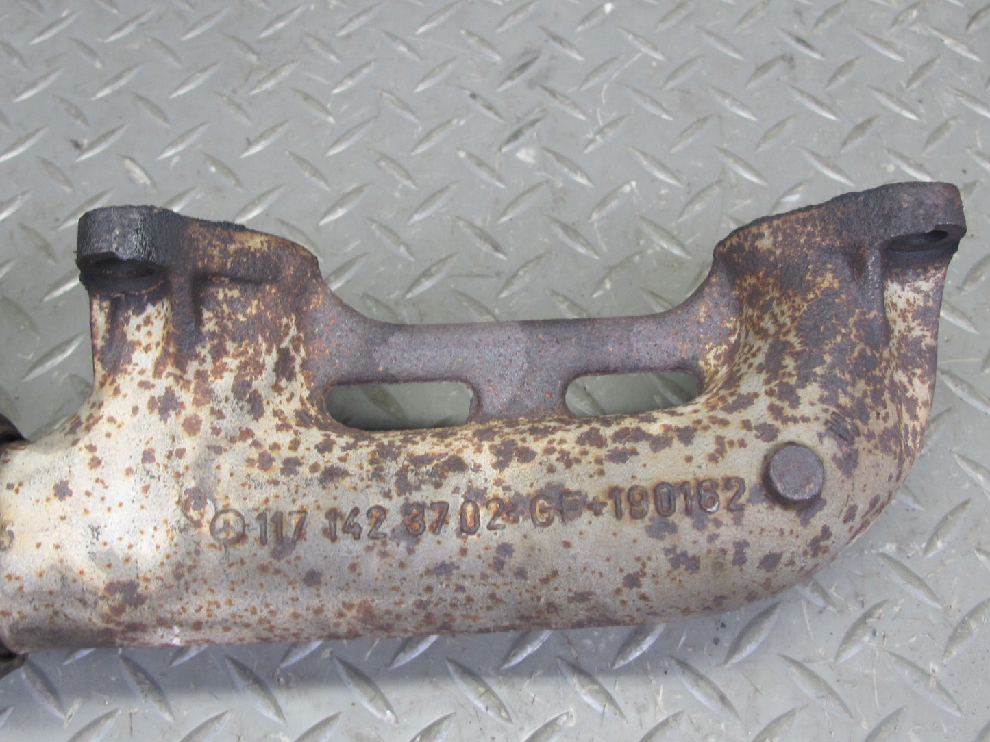 86-91 Mercedes W126 Left Exhaust Manifold 1171423702 OEM