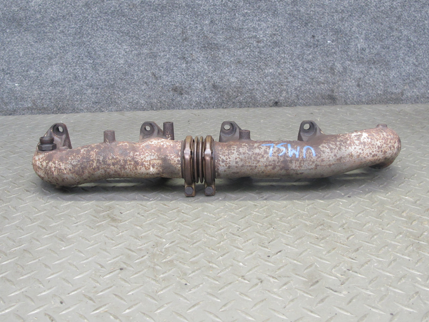 86-91 Mercedes W126 Left Exhaust Manifold 1171423702 OEM