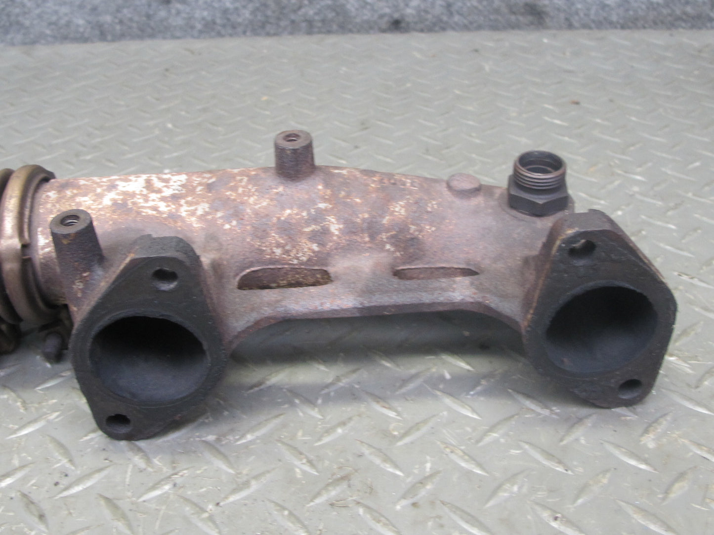 86-91 Mercedes W126 Left Exhaust Manifold 1171423702 OEM