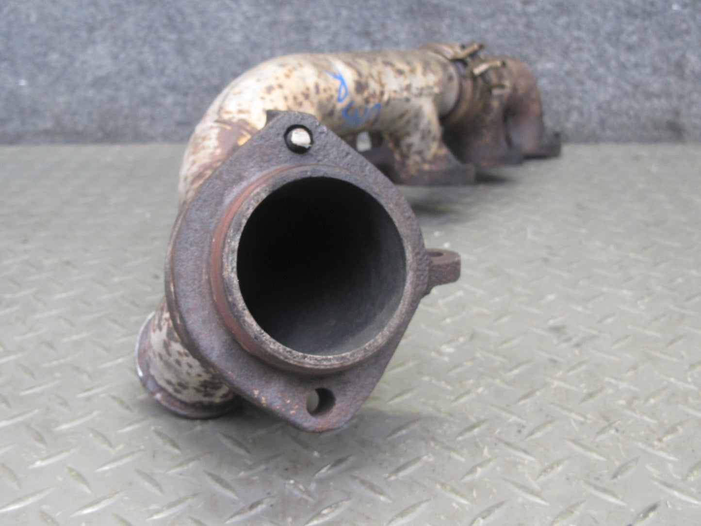 86-91 Mercedes W126 Right Exhaust Manifold 1171423802 OEM