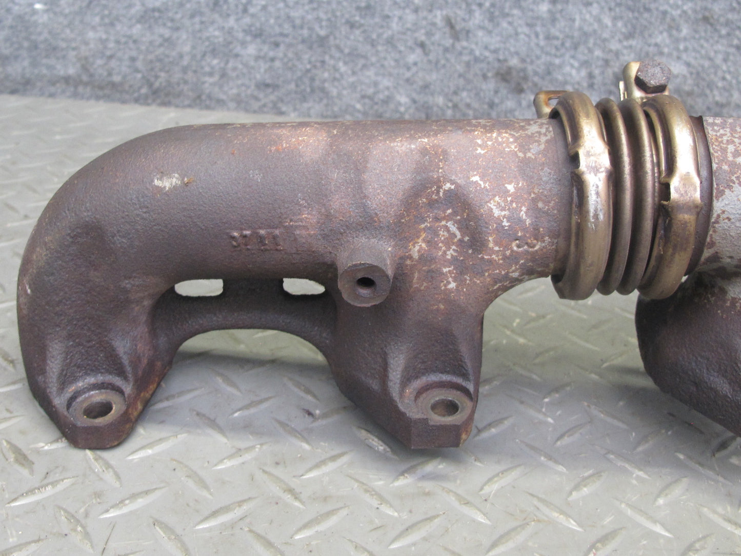 86-91 Mercedes W126 Right Exhaust Manifold 1171423802 OEM