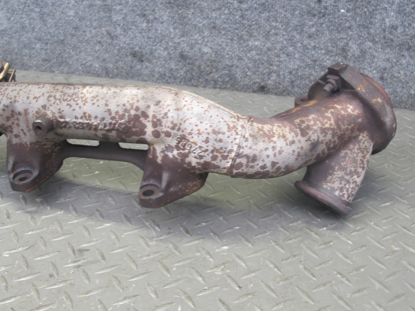 86-91 Mercedes W126 Right Exhaust Manifold 1171423802 OEM