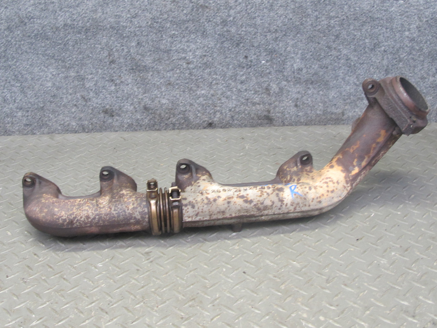 86-91 Mercedes W126 Right Exhaust Manifold 1171423802 OEM