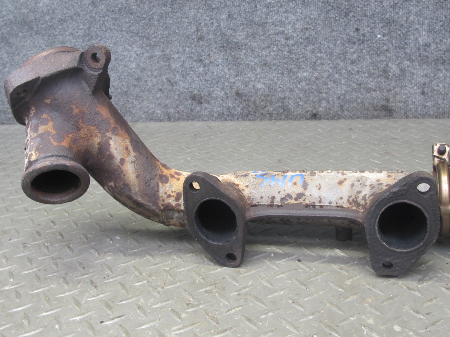 86-91 Mercedes W126 Right Exhaust Manifold 1171423802 OEM