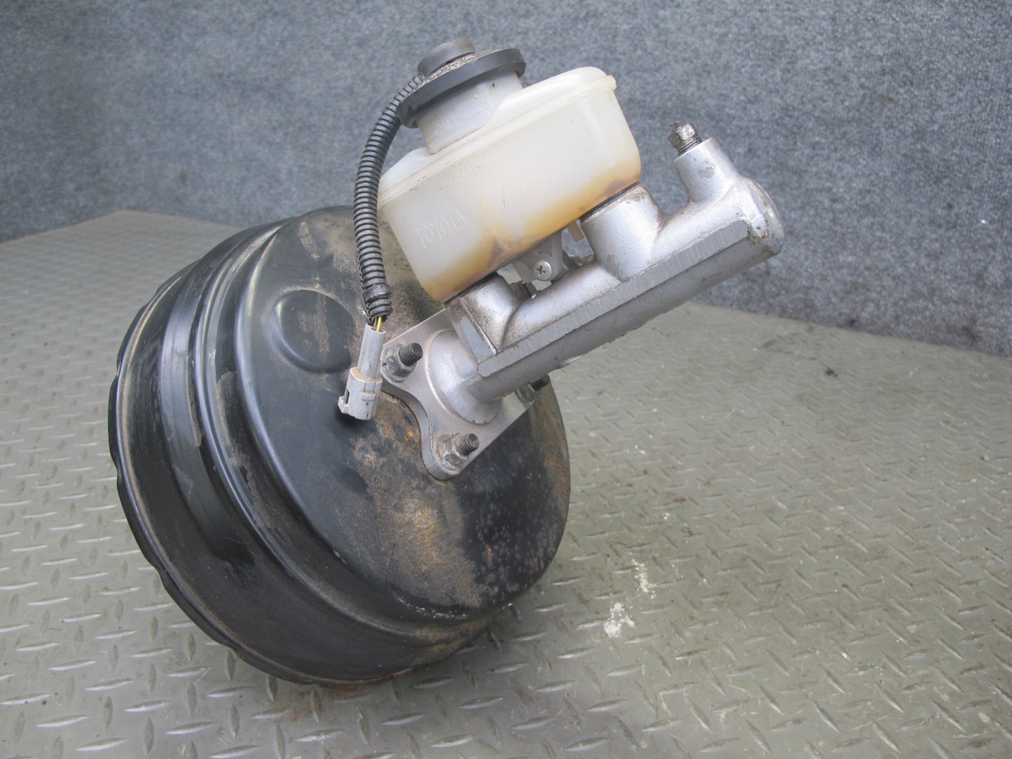 86-88 Toyota Supra MA70L Brake Master Cylinder Booster Fluid Reservoir OEM