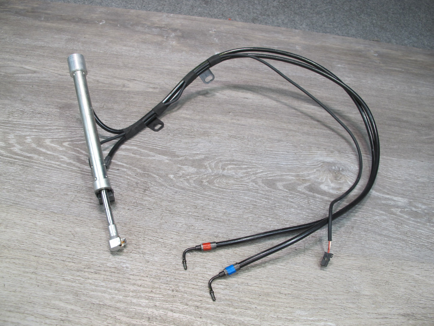 07-13 Mercedes W221 S-class Rear Trunk Lid Lift Hydraulic Cylinder OEM