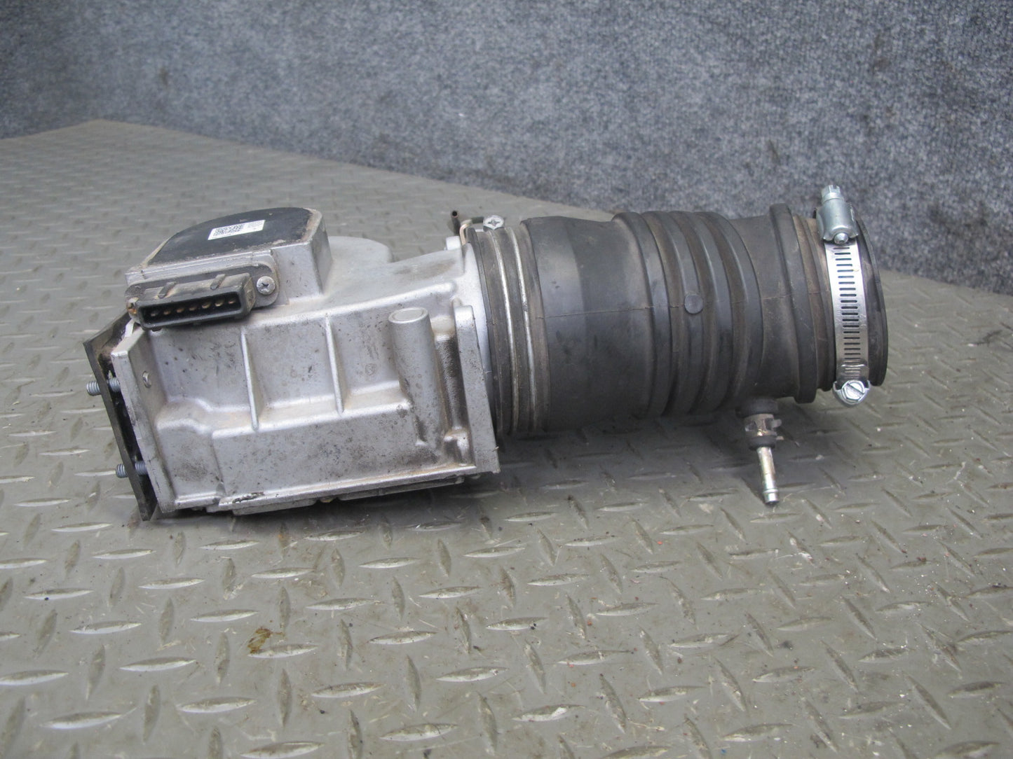 86-92 Toyota Supra MK3 7MGE NON Turbo Mass Air Flow MAF Sensor w Duct Pipe OEM