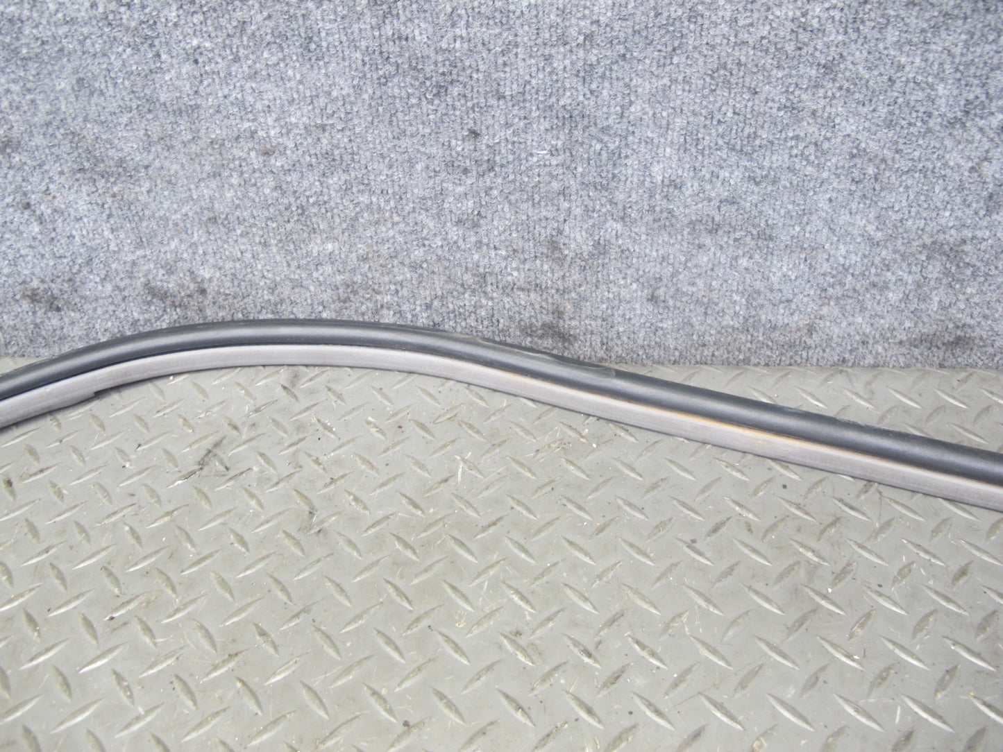 04-09 Nissan 350Z Convertible Left & Right Door Frame Weatherstrip Seal Set OEM