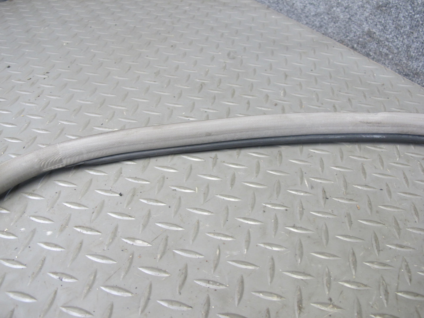 04-09 Nissan 350Z Convertible Left & Right Door Frame Weatherstrip Seal Set OEM