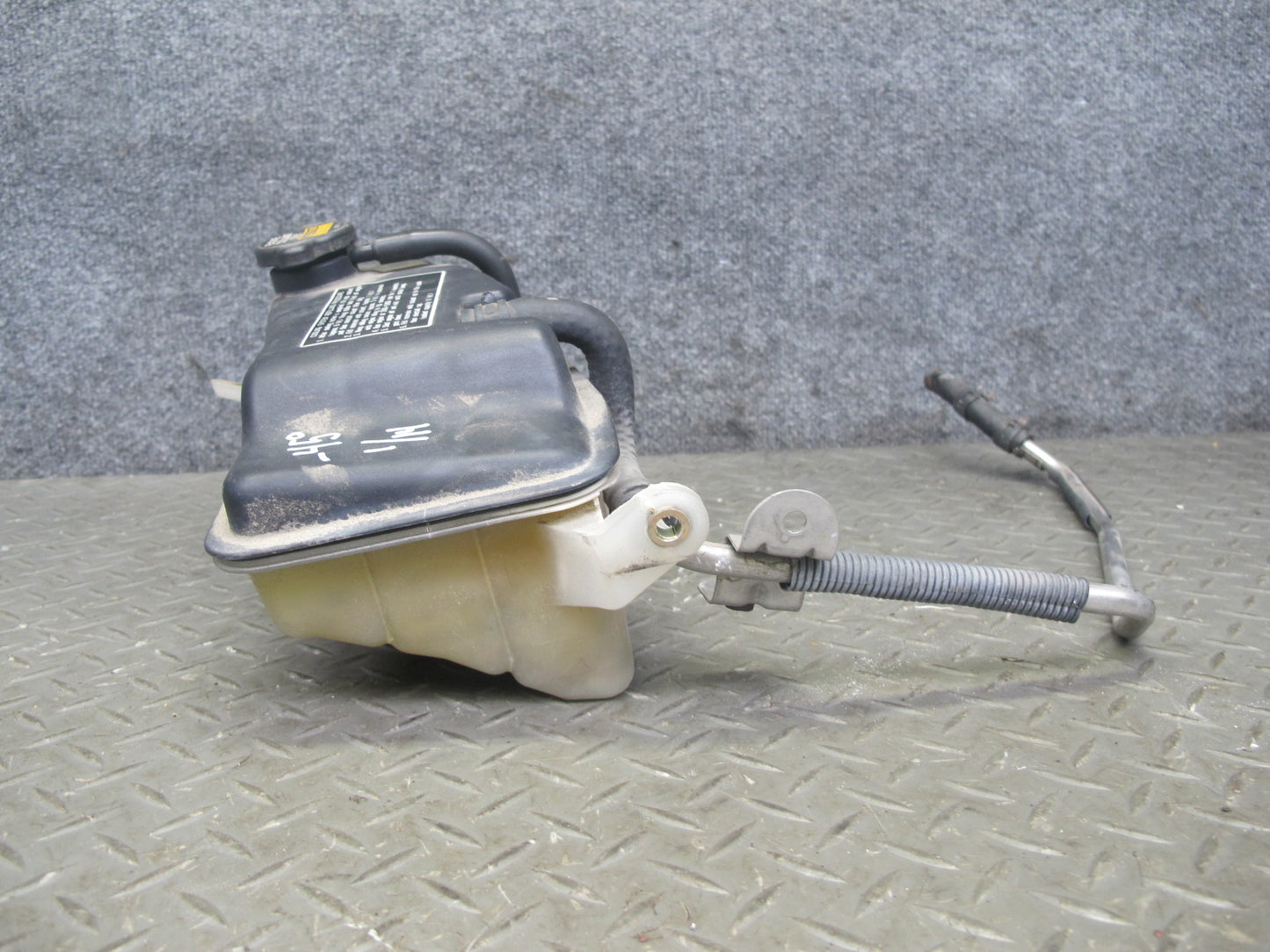 95-97 Lexus UCF20L LS400 Engine Coolant Expansion Overflow Reservoir w Hose OEM
