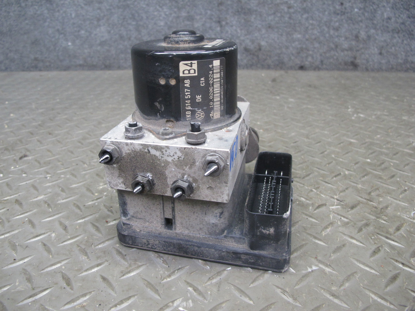 2008 VW Golf R32 VR6 3.2L AWD Anti Lock Brake ABS Pump Module 1K0614517AB OEM