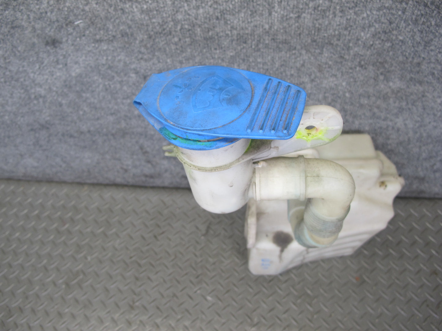 2008 VW Golf MK5 R32 Windshield Washer Fluid Reservoir Tank w Pump OEM