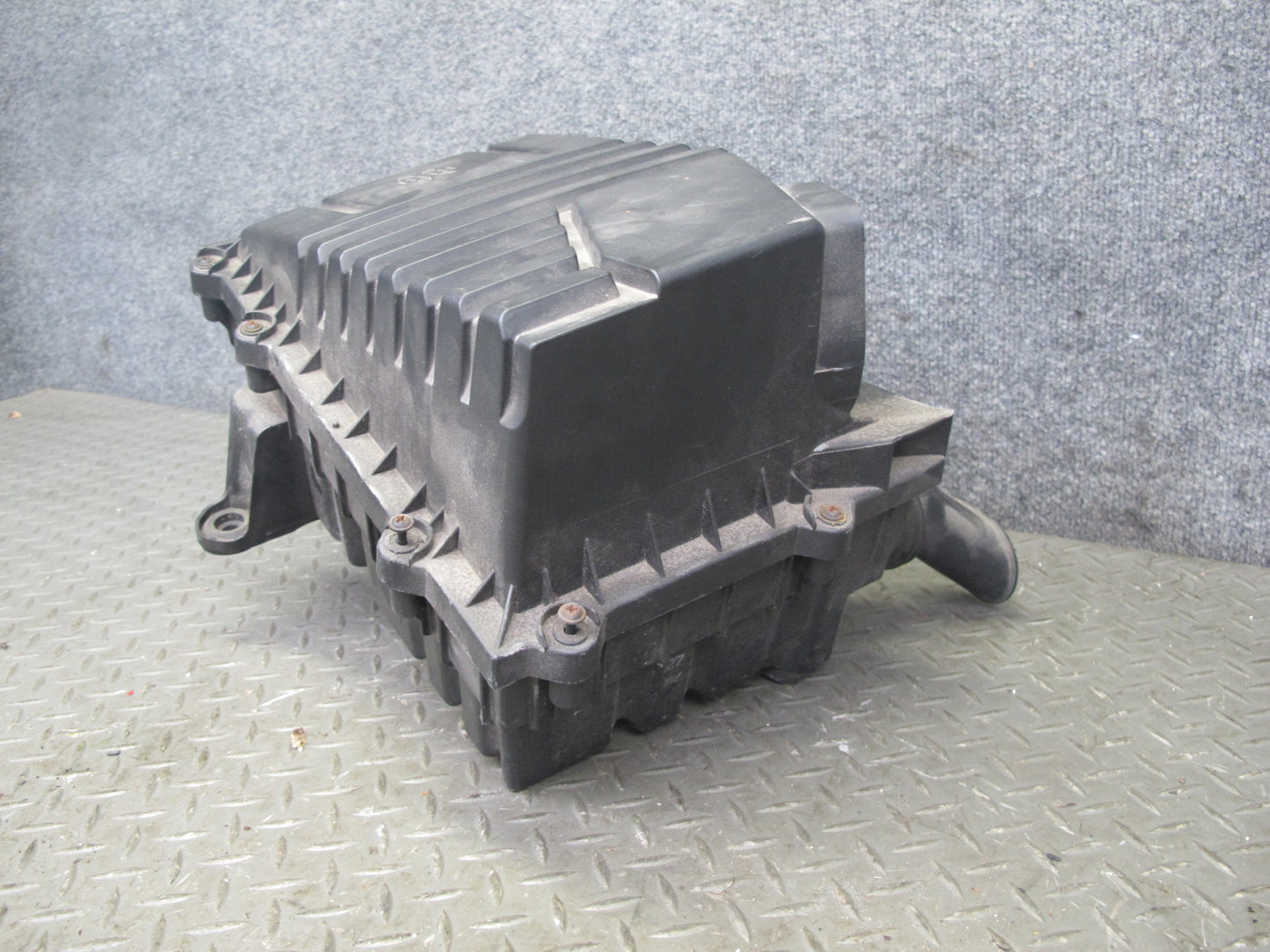 2008 VW Golf MK5 R32 3.2L Air Intake Cleaner Filter Box OEM