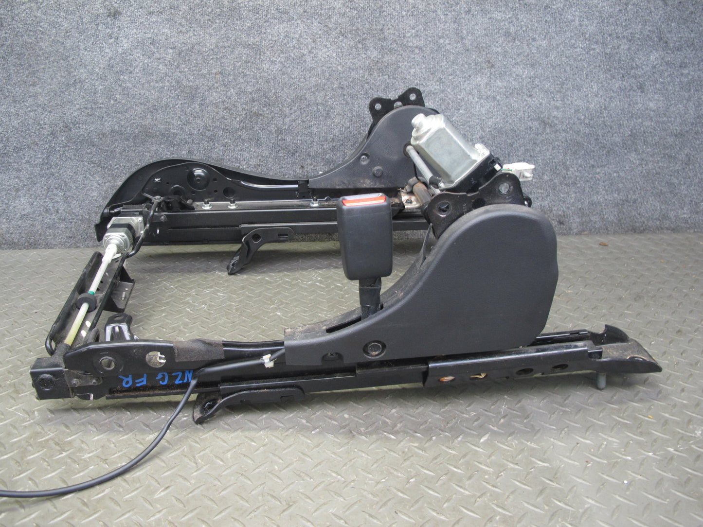 07-09 Nissan 350Z Z33 Convert Front Right Seat Lower Frame Track Rail Motor OEM