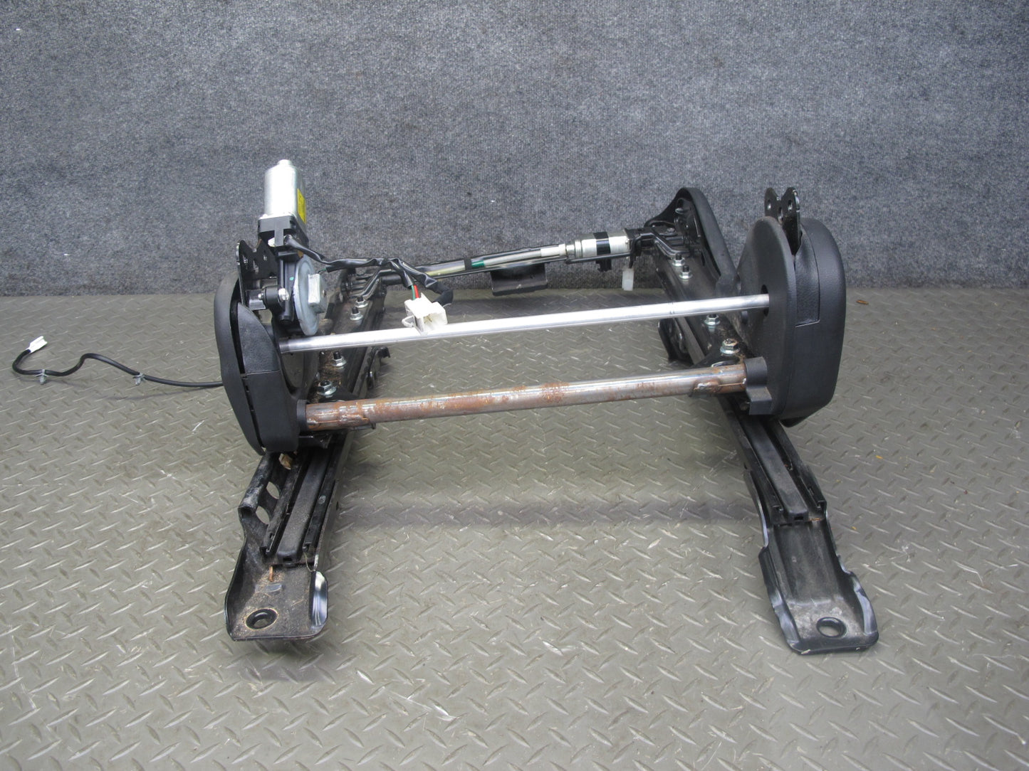 07-09 Nissan 350Z Z33 Convert Front Right Seat Lower Frame Track Rail Motor OEM