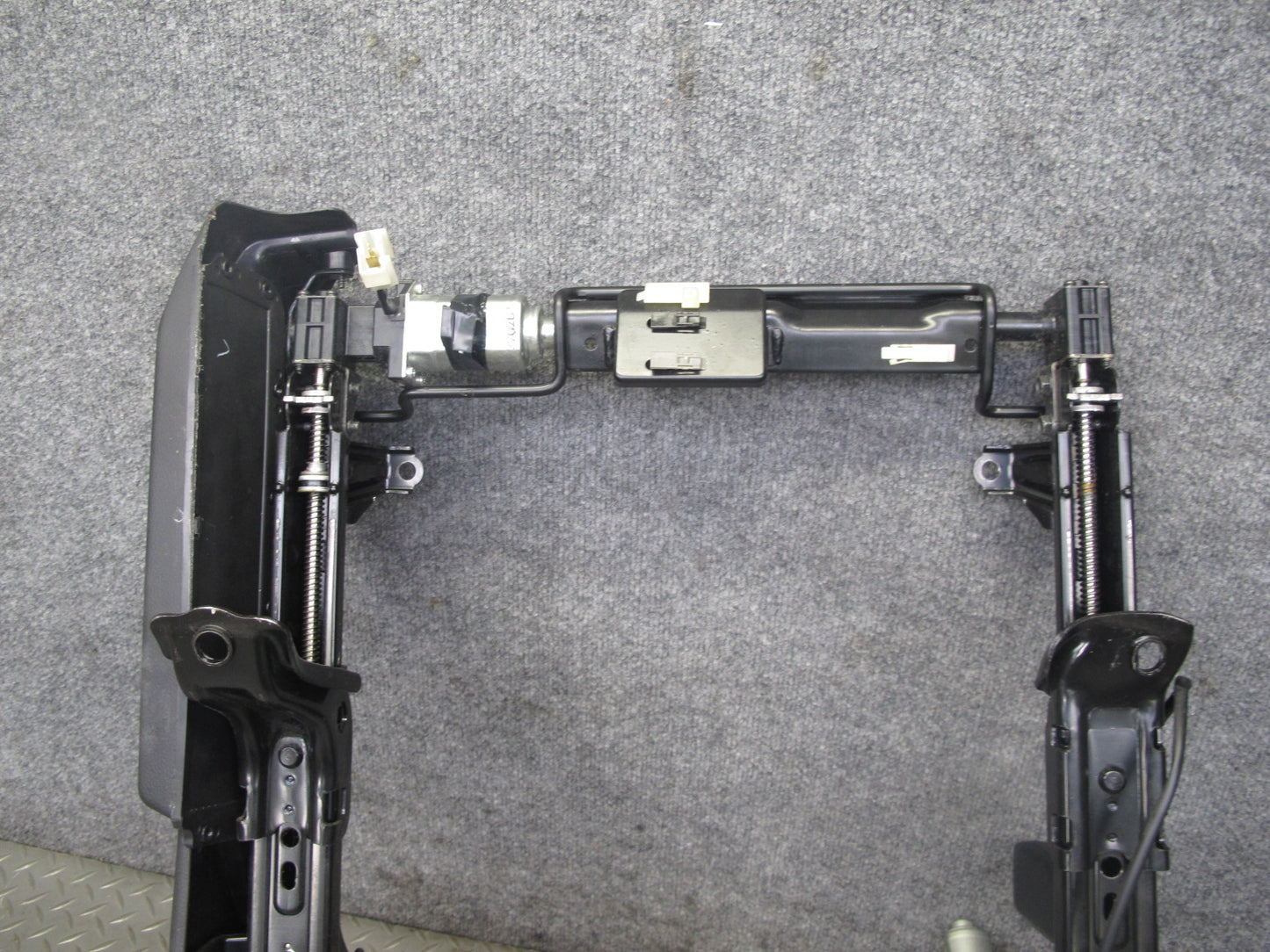 07-09 Nissan 350Z Z33 Convert Front Right Seat Lower Frame Track Rail Motor OEM